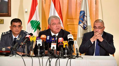 Nouhad Machnouk durante la rueda de prensa Un agente infiltrado ayudó a frustrar atentados terroristas en Líbano